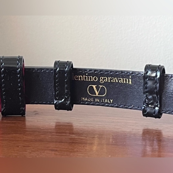 Vintage Valentino Garavani Red and Black patent leather belt - Picture 3 of 9